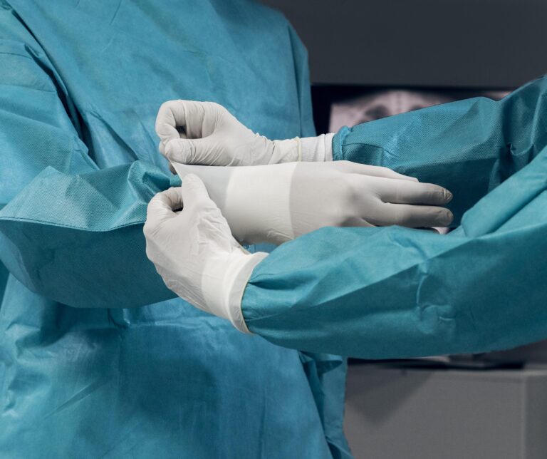 doctors-preparing-surgical-procedure