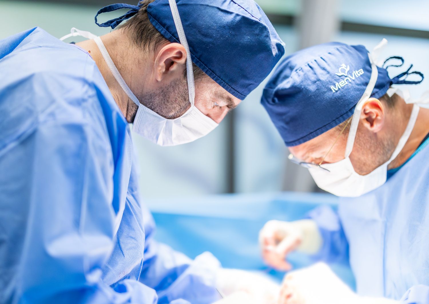 dr n.med. Piotr Paweł Świniarski, urolog, androlog, lek. medycyny seksualnej; specjalista z zakresu chirurgii urogenitalnej, rekonstrukcyjnej oraz implantacji urogenitalnych